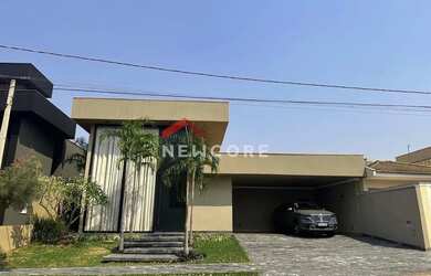 Imagem: A casa possui 3 Dormitórios, 4 Banheiros, 2 Vagas na garagem