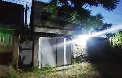 Imagem: A casa possui 3 Dormitórios, 3 Banheiros, 3 Vagas na garagem