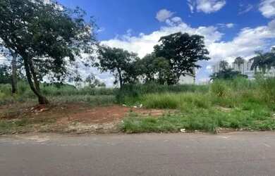 Imagem: O terreno possui 408m² de Área e está localizado em Vila