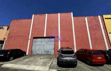 Imagem: O depósito possui 5 Vagas na garagem, 1m² de Área e está