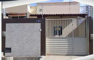 Imagem: A casa possui 2 Dormitórios, 2 Banheiros, 1 Vaga na garagem