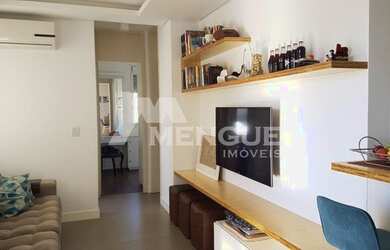 Imagem: O apartamento possui 2 Dormitórios, 1 Banheiro, 1 Vaga na garagem