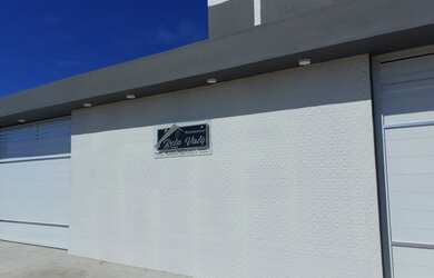 Imagem: A kitnet possui 1 Dormitório, 1 Banheiro, 1 Vaga na garagem