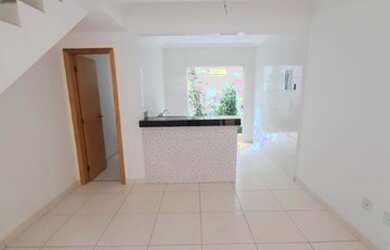 Imagem: A casa possui 2 Dormitórios, 1 Banheiro, 1 Vaga na garagem