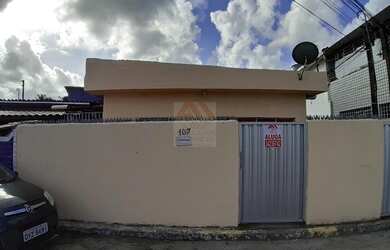 Imagem: A casa possui 2 Dormitórios, 1 Banheiro, 70m² de Área, Área