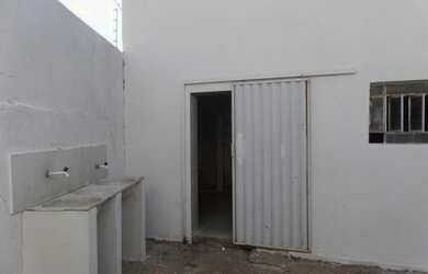 Imagem: A casa possui 2 Dormitórios, 1 Banheiro, 110m² de Área e