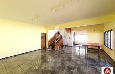 Imagem: O depósito possui 4 Vagas na garagem, 290m² de Área e está