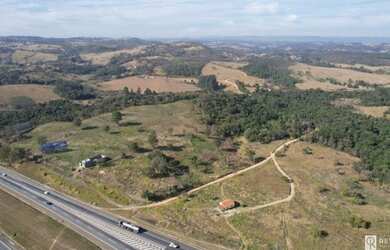 Imagem: A fazenda possui 242000m² de Área e está localizado em City