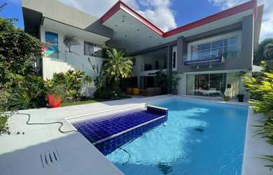 Imagem: A casa em condomínio possui 5 Dormitórios, 5 Banheiros, 3