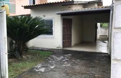 Imagem: A casa possui 2 Dormitórios, 1 Banheiro, 1 Vaga na garagem