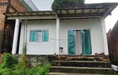 Imagem: A casa possui 2 Dormitórios, 2 Banheiros e 100m² de Área