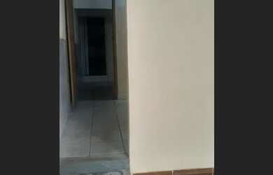 Imagem: A casa possui 1 Dormitório, 1 Banheiro e está localizado