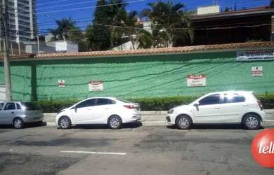 Imagem: A casa possui 4 Dormitórios, 2 Banheiros, 4 Vagas na garagem