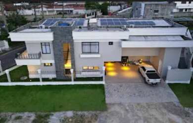 Imagem: A casa em condomínio possui 5 Dormitórios, 5 Banheiros, 4