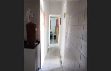 Imagem: A casa possui 2 Dormitórios, 1 Banheiro, 250m² de Área e