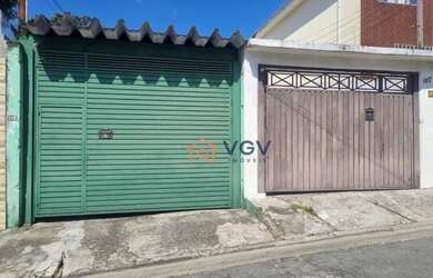 Imagem: A casa possui 2 Dormitórios, 3 Banheiros, 4 Vagas na garagem