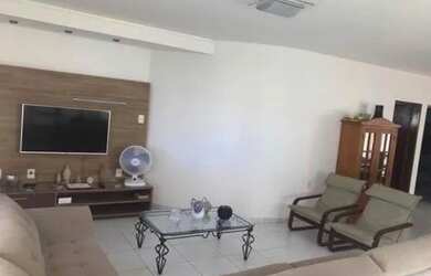 Imagem: A casa possui 2 Dormitórios, 2 Banheiros, 1 Vaga na garagem