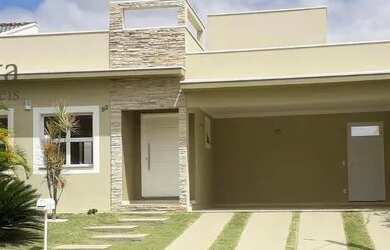 Imagem: A casa em condomínio possui 3 Dormitórios, 2 Banheiros, 4