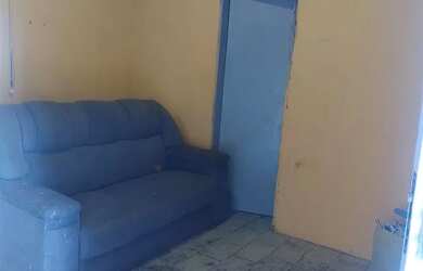 Imagem: A casa possui 1 Dormitório, 1 Banheiro, 56m² de Área e está