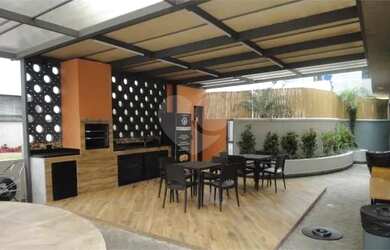 Imagem: O depósito possui 1 Vaga na garagem, 37m² de Área e está