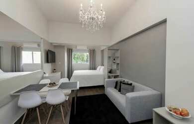 Imagem: O studio possui 1 Dormitório, 1 Banheiro, 1 Vaga na garagem