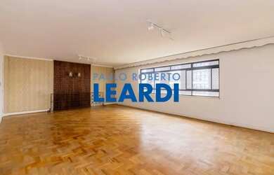 Imagem: O apartamento possui 3 Dormitórios, 3 Banheiros, 2 Vagas na