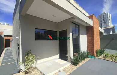 Imagem: A casa possui 2 Dormitórios, 1 Banheiro, 1 Vaga na garagem