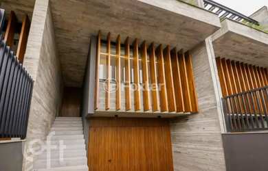 Imagem: A casa possui 3 Dormitórios, 5 Banheiros, 500m² de Área e