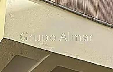 Imagem: A casa possui 2 Dormitórios, 2 Banheiros, 2 Vagas na garagem