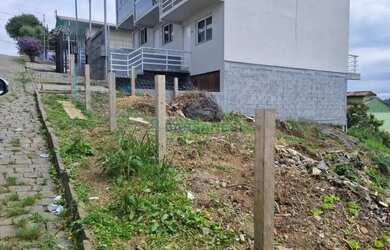 Imagem: O terreno possui 360m² de Área e está localizado em Desvio