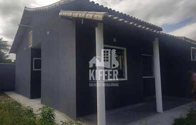 Imagem: A casa possui 2 Dormitórios, 2 Banheiros, 3 Vagas na garagem