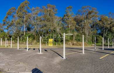 Imagem: O terreno possui 3.730m² de Área e está localizado em Gramado