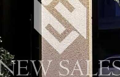 Imagem: A casa possui 3 Dormitórios, 3 Banheiros, 2 Vagas na garagem