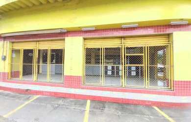 Imagem: O depósito possui 5 Vagas na garagem, 96m² de Área e está