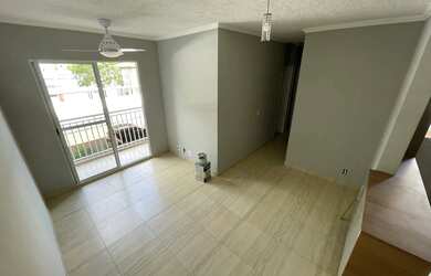 Imagem: O apartamento possui 3 Dormitórios, 1 Banheiro, 1 Vaga na garagem