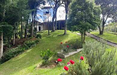 Imagem: A fazenda possui 9000m² de Área e está localizado em Borda