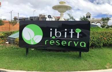 Imagem: O terreno possui 250m² de Área e está localizado em Parque