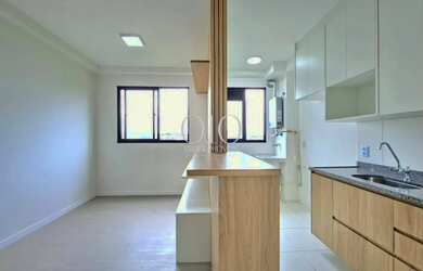 Imagem: O apartamento possui 2 Dormitórios, 1 Banheiro, 1 Vaga na garagem