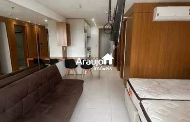 Imagem: O studio possui 1 Dormitório, 1 Banheiro, 1 Vaga na garagem