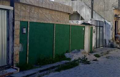 Imagem: A casa possui 3 Dormitórios, 1 Banheiro e está localizado