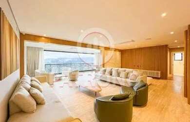 Imagem: O apartamento possui 3 Dormitórios, 4 Banheiros e 285m² de