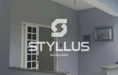 Imagem: A casa possui 2 Dormitórios, 2 Banheiros, 4 Vagas na garagem