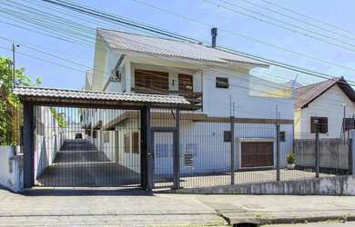 Imagem: A casa em condomínio possui 3 Dormitórios, 3 Banheiros, 2