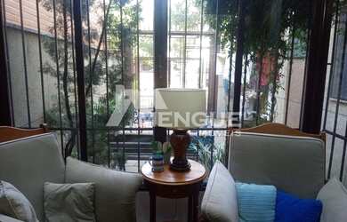 Imagem: O apartamento possui 3 Dormitórios, 1 Banheiro, 2 Vagas na