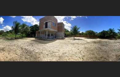 Imagem: A casa possui 3 Dormitórios, 4 Banheiros, 1 Vaga na garagem