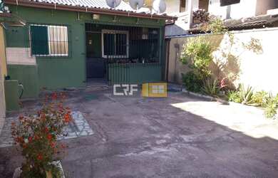 Imagem: A casa possui 2 Dormitórios, 1 Banheiro, 2 Vagas na garagem