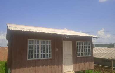 Imagem: A casa possui 2 Dormitórios, 1 Banheiro e está localizado