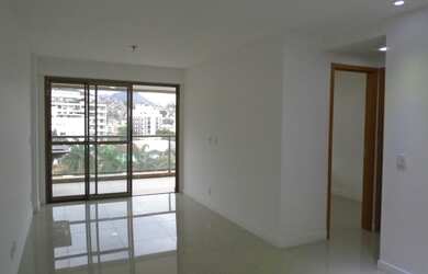 Imagem: O apartamento possui 4 Dormitórios, 3 Banheiros, 2 Vagas na