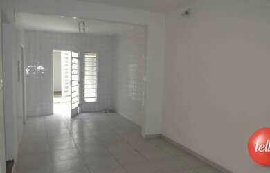 Imagem: O depósito possui 2 Vagas na garagem, 70m² de Área e está