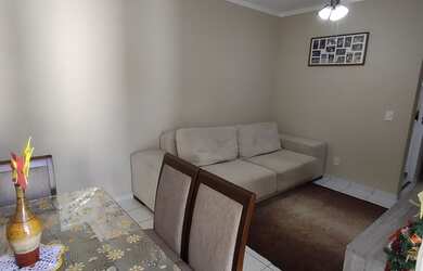 Imagem: O apartamento possui 2 Dormitórios, 1 Banheiro, 1 Vaga na garagem